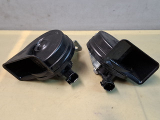 сигнал (клаксон) Chevrolet Traverse 2 поколение [рестайлинг] 2022, 3.6 л., бензин, АКПП, белый, внедорожник 5 дв., полный привод