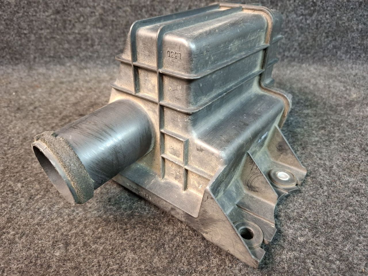 резонатор воздушного фильтра Mazda CX-7 1 поколение ER 2008, 2.3 л., L3-VDT, бензин, АКПП, голубой/30s, полный привод - фото №1