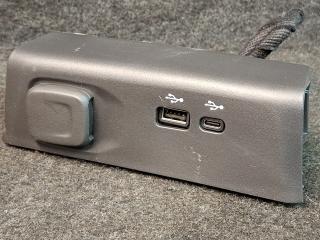 разъем AUX / USB Buick Envista 1 поколение 2024, 1.2 л., бензин, АКПП, синий, хетчбэк 5 дв., передний привод, 13549941