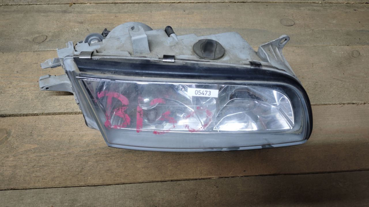 фара правая Mazda Millenia 1 поколение 1998 - фото №1