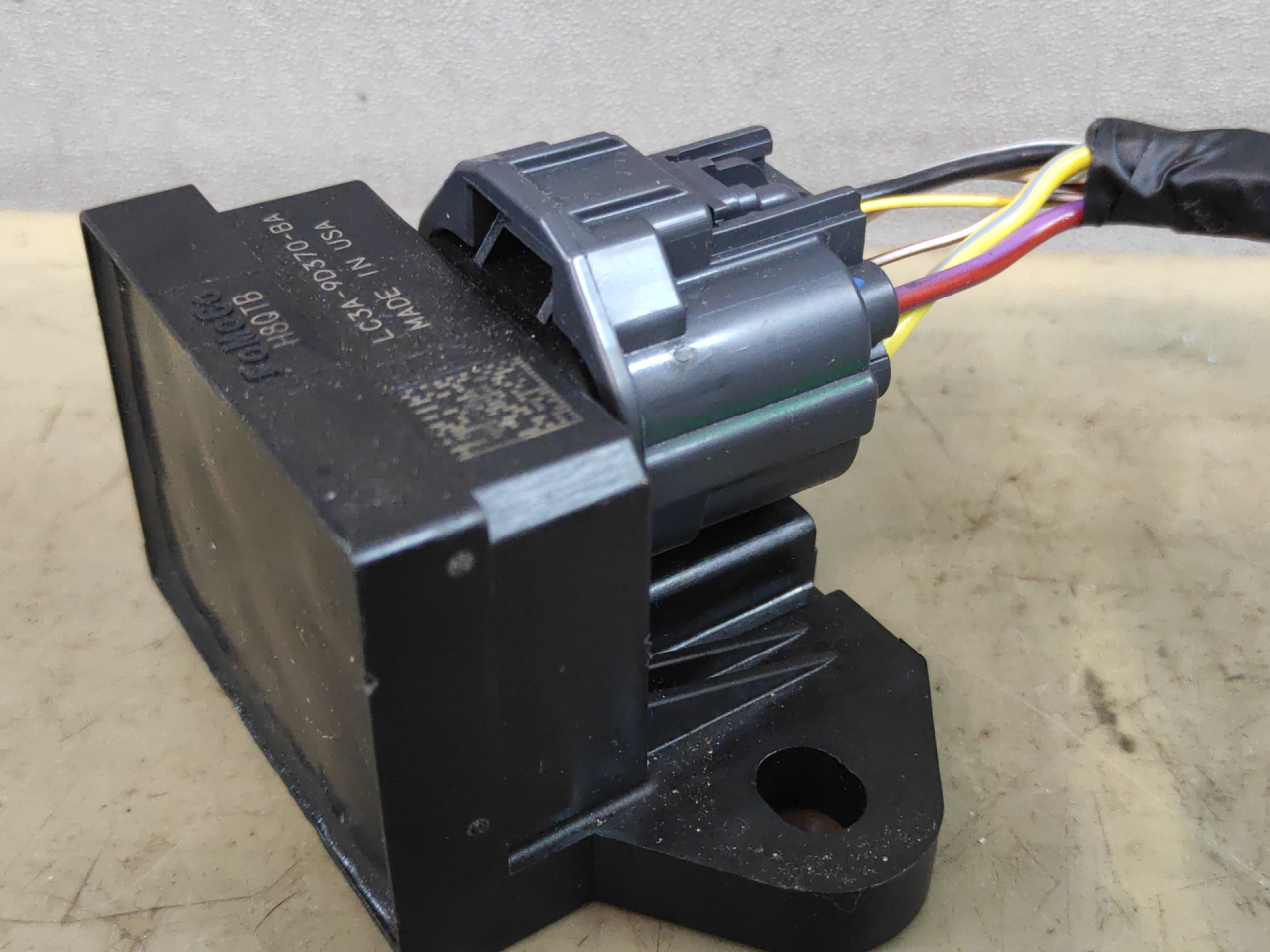 блок управления топливным насосом Ford Escape 4 поколение CX482 2021, 2.5 л., гибрид, АКПП, внедорожник 5 дв., полный привод, LC3A9D370BA - фото №1