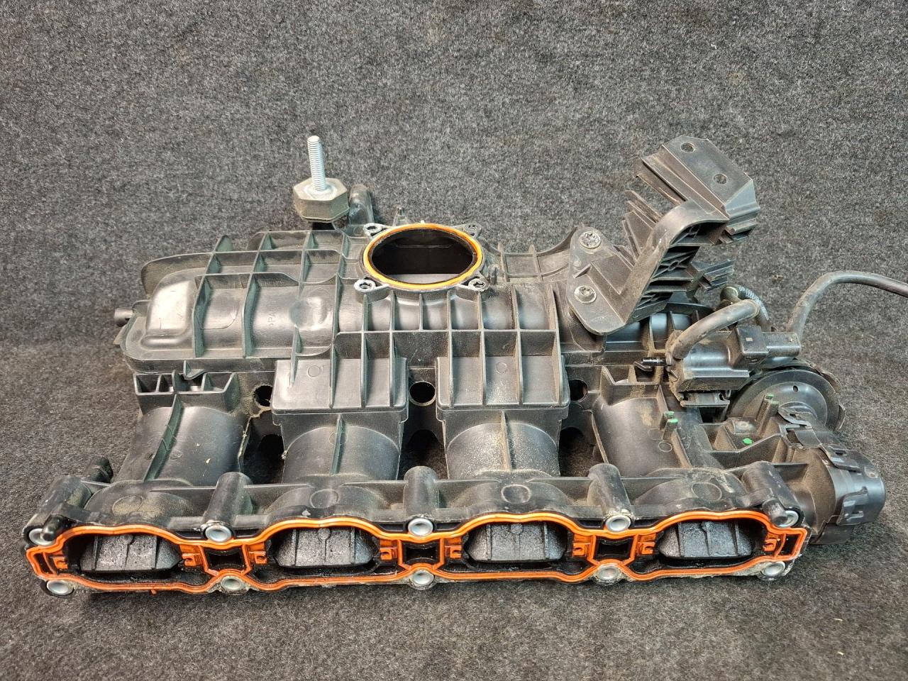 коллектор впускной Volkswagen Tiguan 2 поколение 2020, 2.0 л., бензин, АКПП, серый, полный привод - фото №1