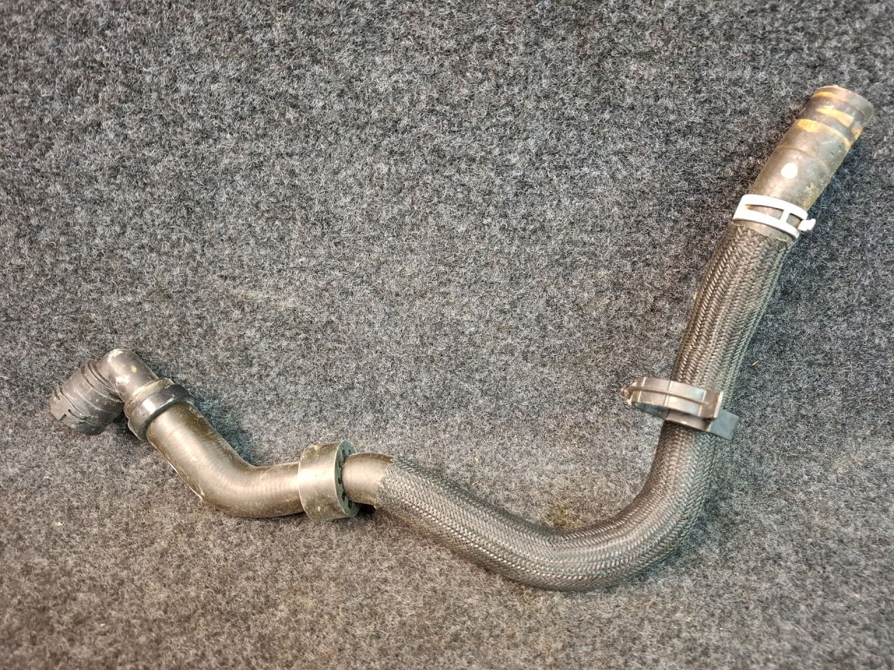 патрубок (трубопровод, шланг) Chevrolet Equinox 3 поколение 2018, 2.0 л., бензин, АКПП, передний привод, 23241642 - фото №1