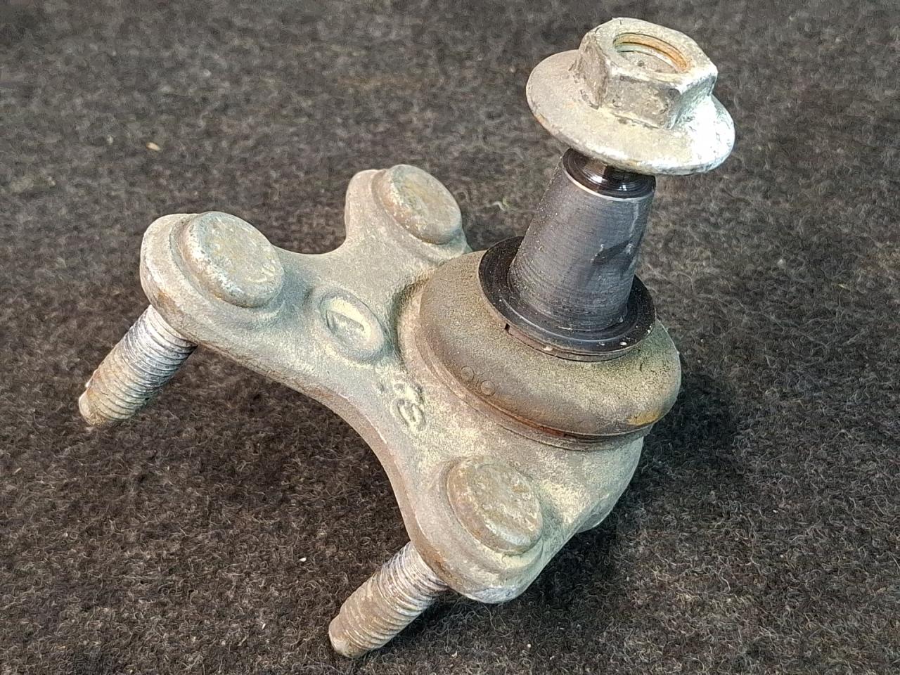 шаровая опора Volkswagen Tiguan 2 поколение 2020, 2.0 л., бензин, АКПП, серый, полный привод - фото №1