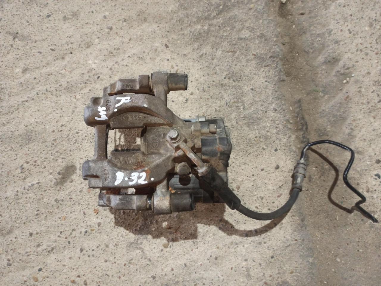 суппорт задний правый Volkswagen Tiguan 2 поколение 2020, 2.0 л., бензин, АКПП, серый, полный привод - фото №1