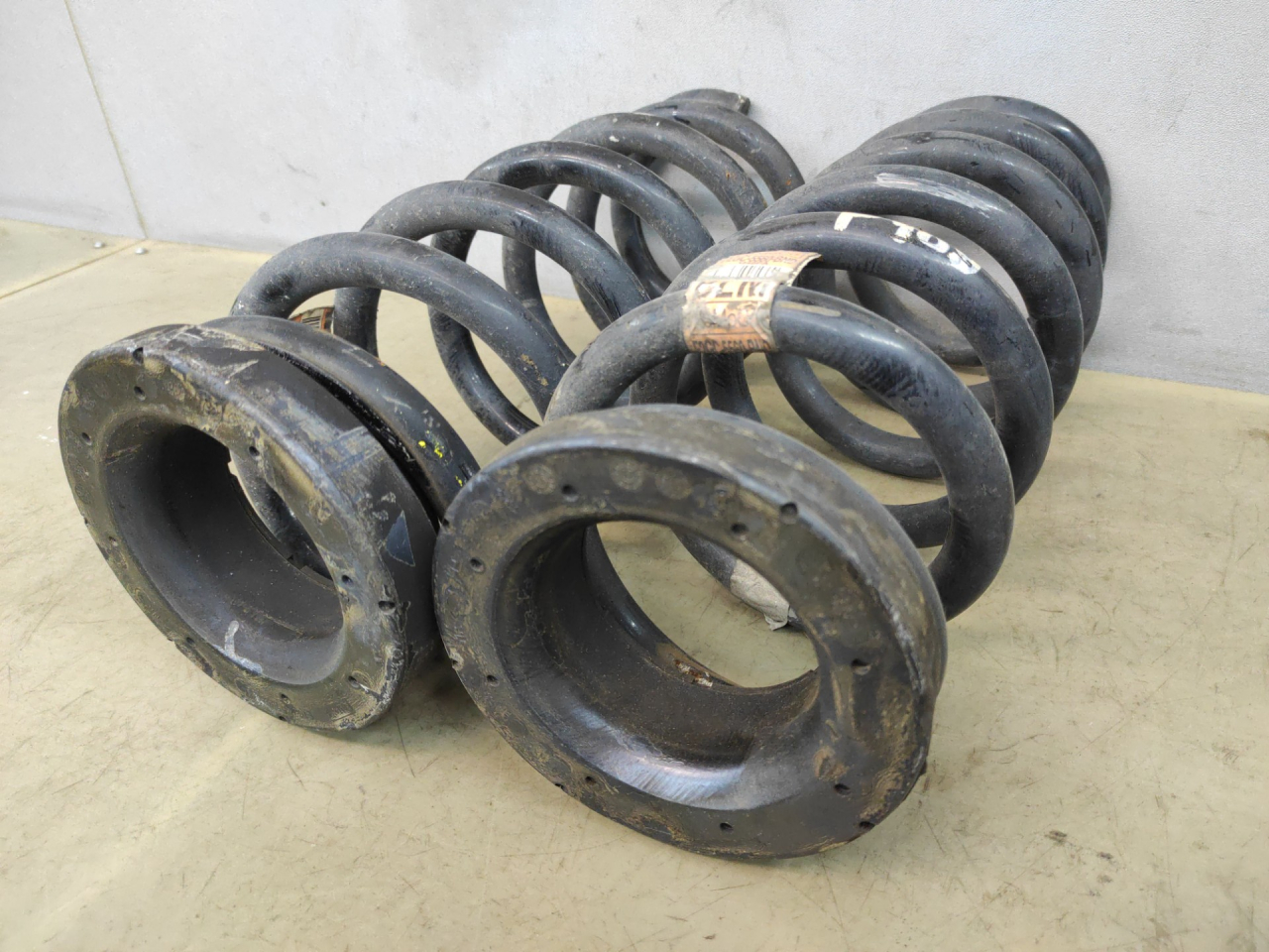 пружина задняя Ford Edge 2 поколение CD539 2018, 2.0 л., бензин, АКПП, черный, внедорожник 5 дв., полный привод, F2GC5560BND - фото №1