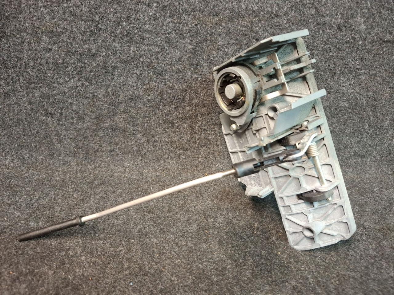 ручка наружная распашной двери задняя левая Volkswagen Transporter T6 2016 - фото №1