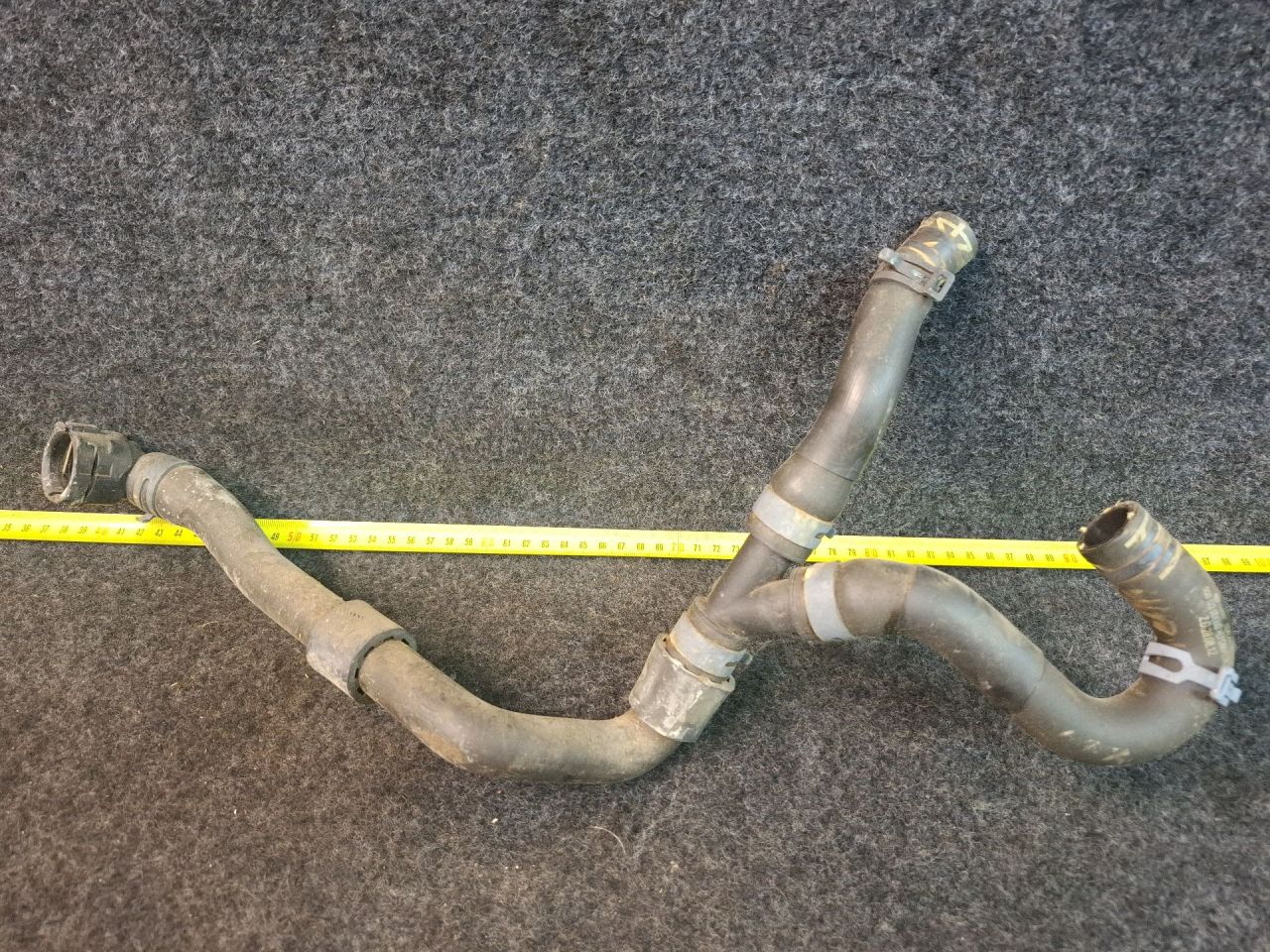 патрубок радиатора Volkswagen Jetta 7 поколение 2019, 1.4 л., бензин, АКПП, серый, передний привод, 5Q0122051BD - фото №1