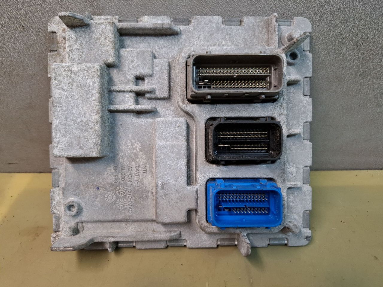 блок управления двигателем Chevrolet Malibu 9 поколение 2018, 1.5 л., бензин, АКПП, бордовый, передний привод, 12687836 - фото №1