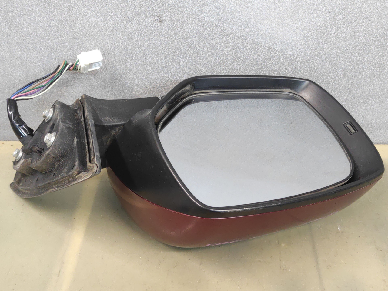 зеркало наружное левое Subaru Legacy 5 поколение 2013, 2.0 л., FA20, бензин, АКПП, красный, универсал, правый руль, E13027607 - фото №1