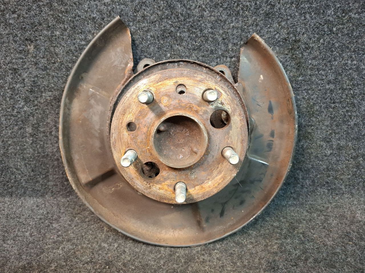 защитный кожух тормозного механизма Toyota Camry 7 поколение XV40 ACV40 2009, 2.4 л., 2AZ-FE, бензин, АКПП, синий, седан, передний привод - фото №1