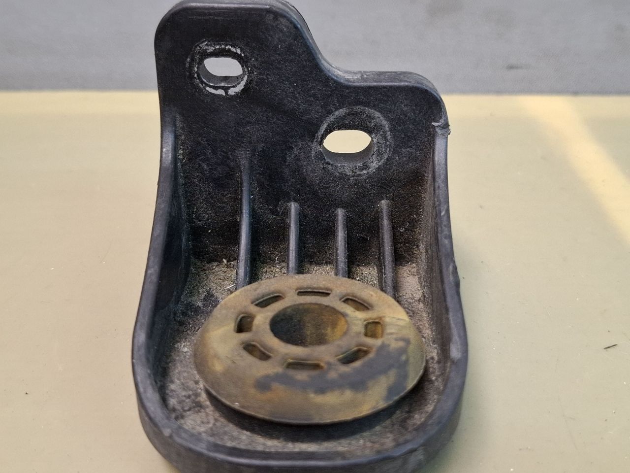 кронштейн радиатора Chevrolet Blazer 3 поколение 2019, 3.6 л., бензин, АКПП, белый, полный привод - фото №1