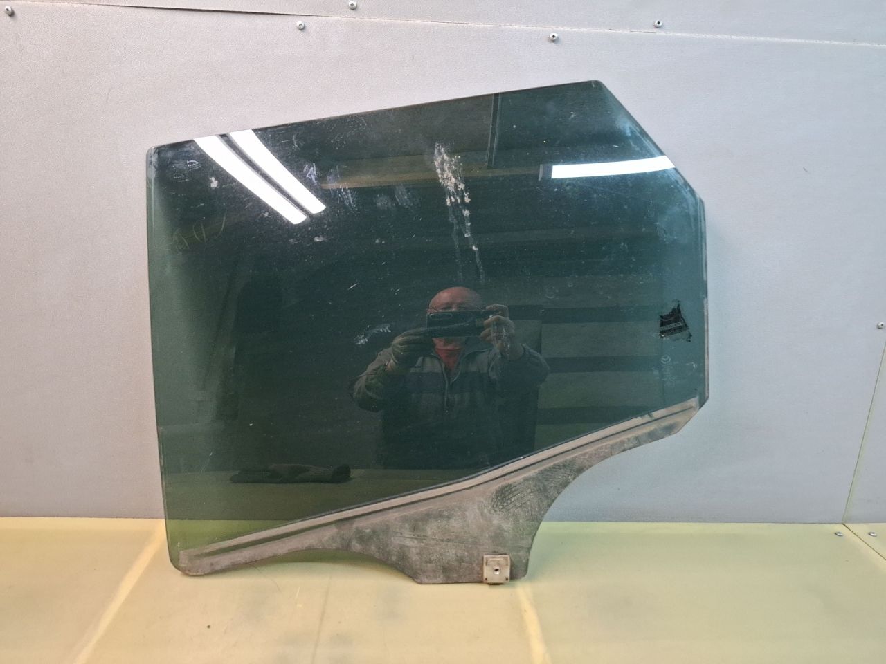 стекло двери задней левой Mazda CX-7 1 поколение ER 2008, 2.3 л., L3-VDT, бензин, АКПП, голубой/30s, полный привод, 43R00123 - фото №1