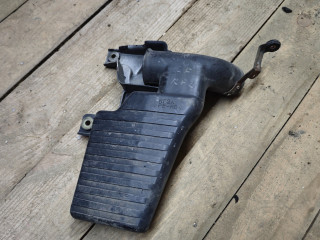 резонатор воздушного фильтра Mazda 626 GF [рестайлинг] 1999, 2.0 л., дизель