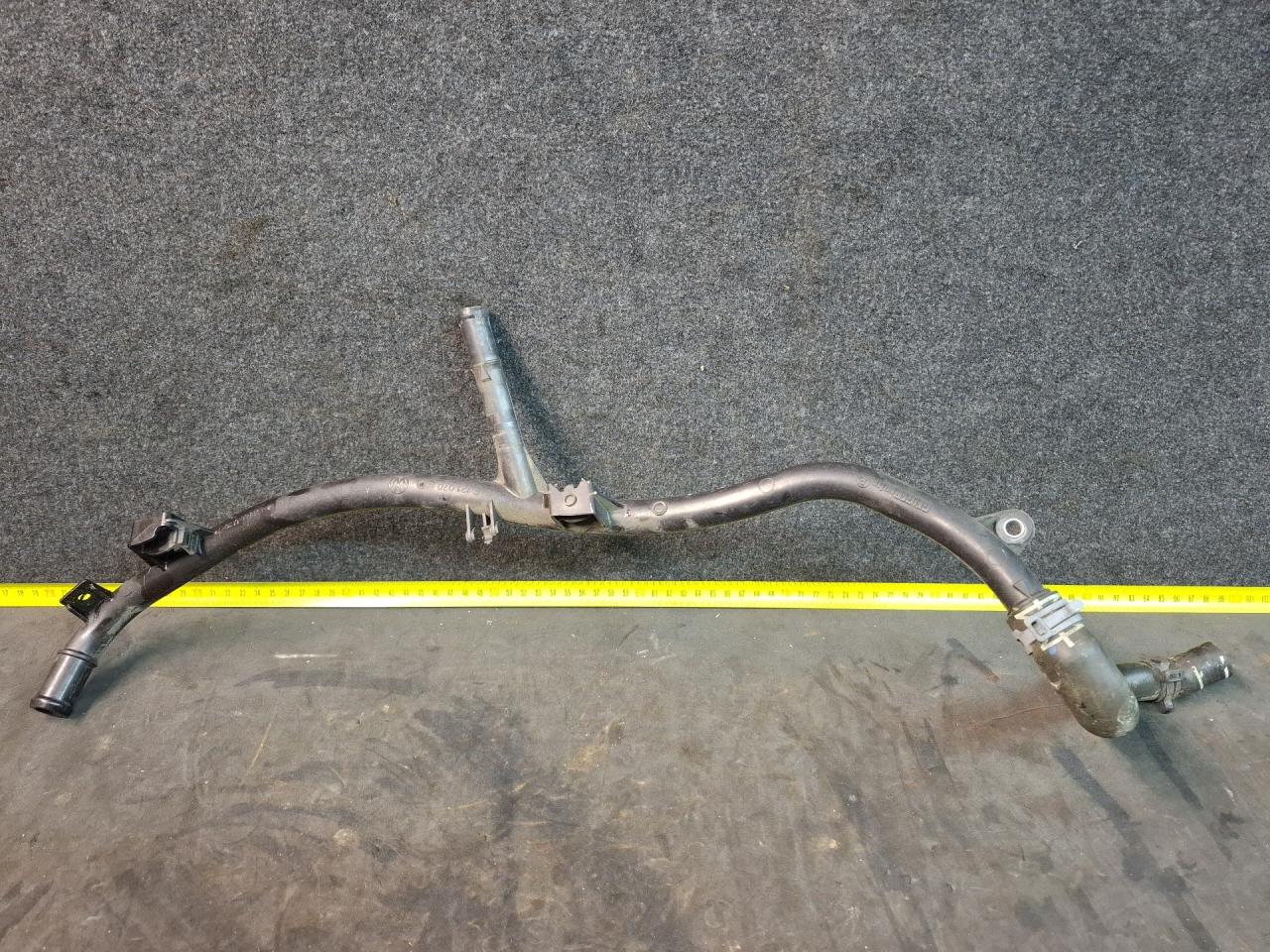 трубка охлаждающей жидкости Volkswagen Jetta 7 поколение 2019, 1.4 л., бензин, АКПП, синий, седан, передний привод, 04E121070 - фото №1