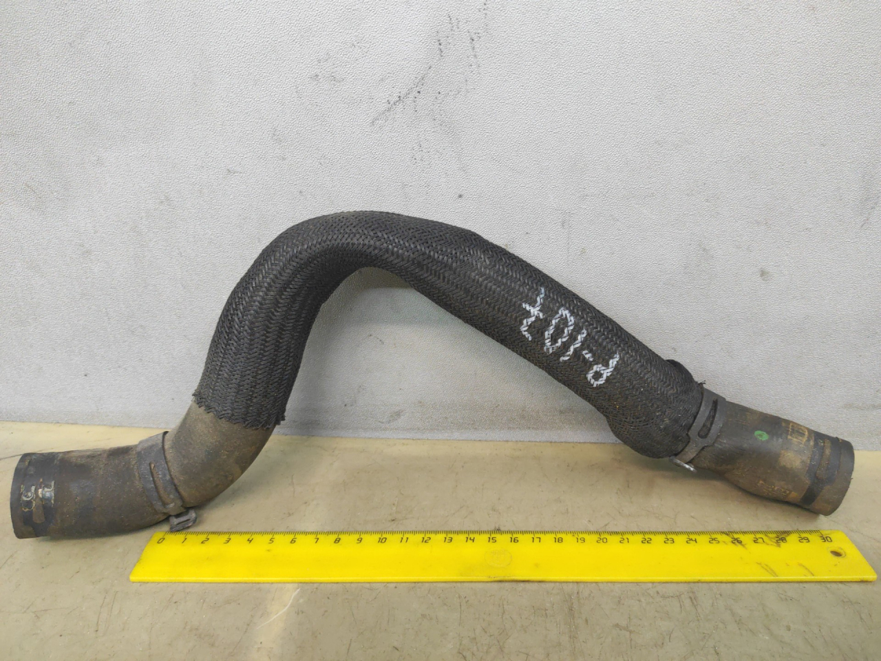 патрубок радиатора Chevrolet Equinox 3 поколение 2019, 1.5 л., бензин, АКПП, белый 140х, минивэн, передний привод, 23463169 - фото №1