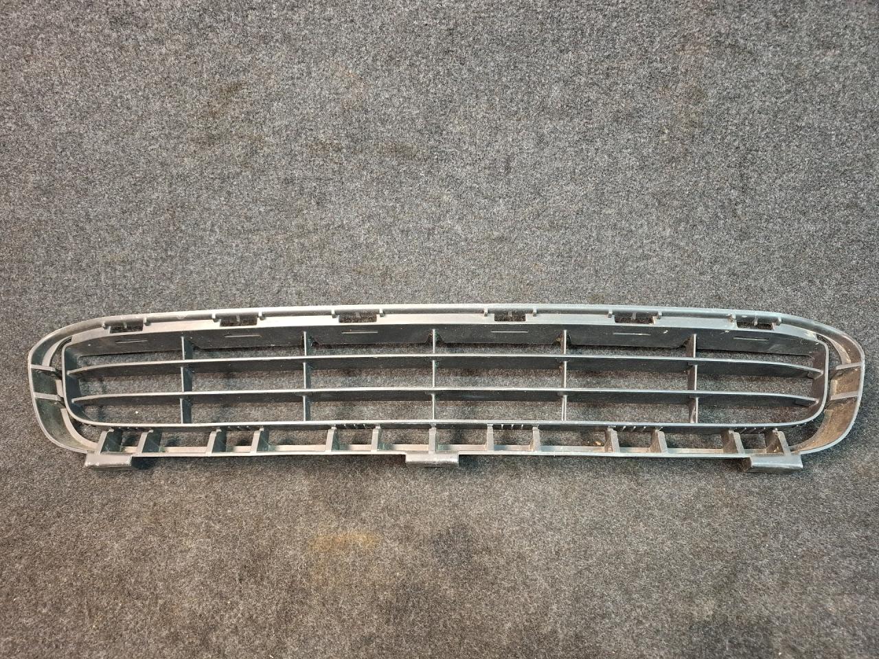 заглушка (решетка) в бампер Toyota Camry 7 поколение XV40 2008, 2.4 л., 2AZ-FE, бензин, АКПП, седан, передний привод, 5311-06010 - фото №1