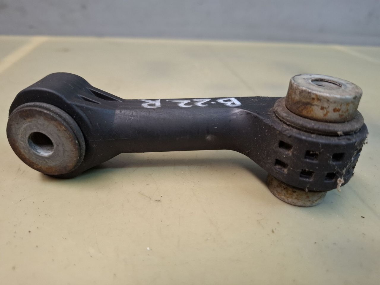 стойка стабилизатора Chevrolet Malibu 9 поколение 2018, 1.5 л., бензин, АКПП, бордовый, передний привод - фото №1