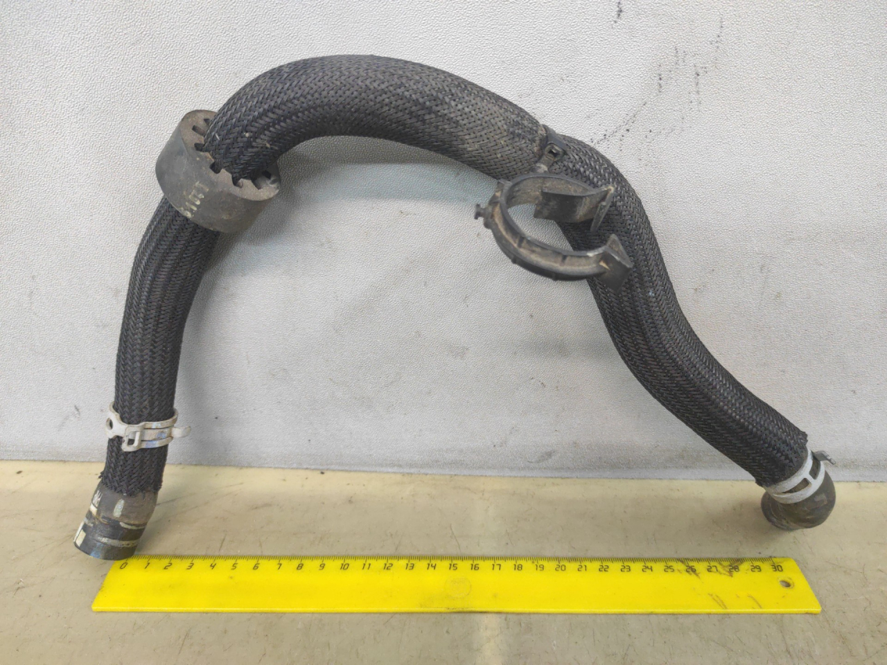 патрубок (трубопровод, шланг) Chevrolet Equinox 3 поколение 2019, 1.5 л., бензин, АКПП, белый 140х, минивэн, передний привод, 23463165 - фото №1