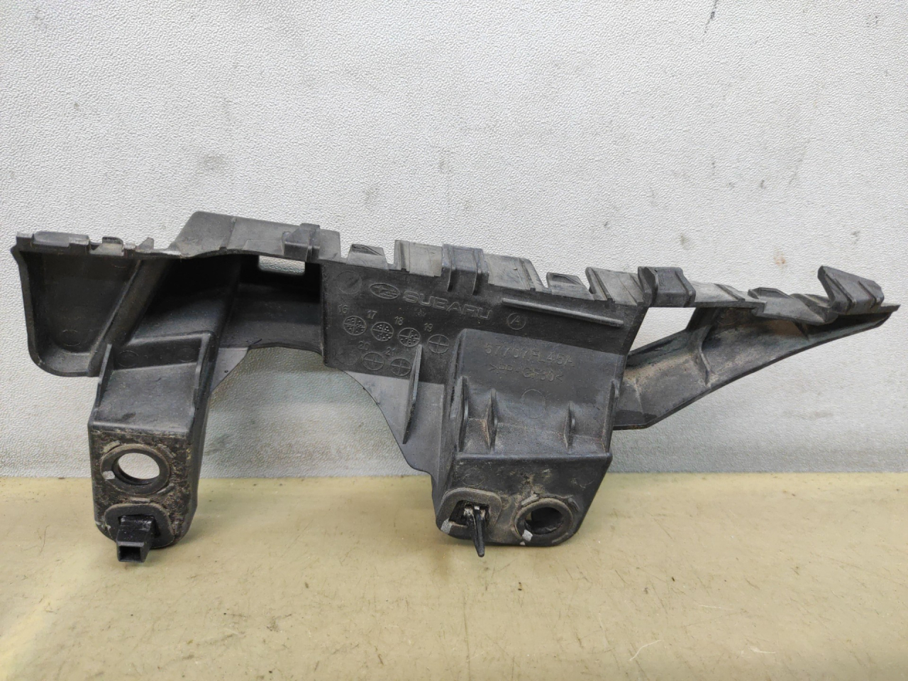 Крепление бампера заднего Subaru Impreza 5 поколение (GK/GT) 2019, 2.0 л., бензин, вариатор, серый, седан, полный привод, 57707FL45A - фото №1