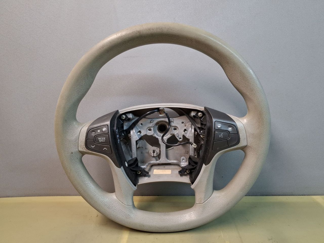 руль Toyota Sienna 3 поколение 2011, 3.5 л., 2GR-FE, бензин, АКПП, серый, передний привод - фото №1