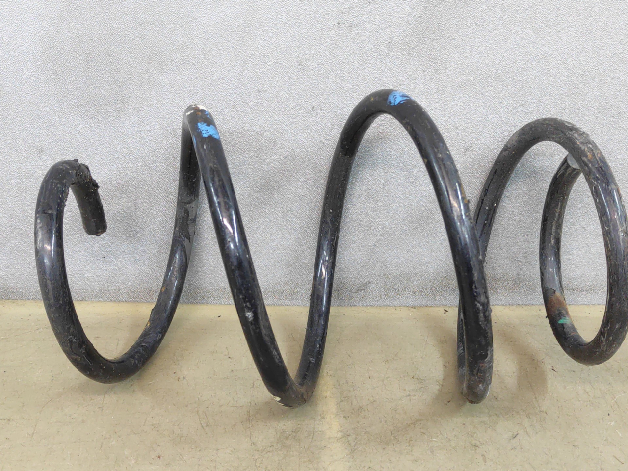 пружина передняя Subaru Impreza 5 поколение (GK/GT) 2019, 2.0 л., бензин, вариатор, серый, седан, полный привод - фото №1