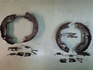 механизм стояночного тормоза (ручника) Toyota Prius V 1 поколение ZVW41 ZVW41 2014, 1.8 л., гибрид, АКПП, синий, хетчбэк 5 дв., передний привод