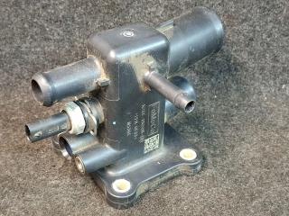 фланец (тройник) системы охлаждения Ford Escape 4 поколение CX482 2020, 1.6 л., LUB, бензин, АКПП, белый az, внедорожник 5 дв., полный привод, K2GE-8K556-BB