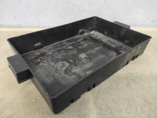 полка аккумулятора Suzuki Kizashi 1 поколение 2012, 2.4 л., J24B, бензин, АКПП, красный, седан, полный привод