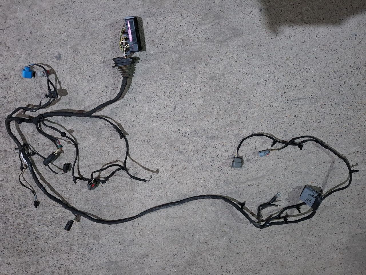 проводка подкапотная Chevrolet Equinox 3 поколение 2018, 1.5 л., бензин, АКПП, серый/441b, полный привод, 84193583 - фото №1