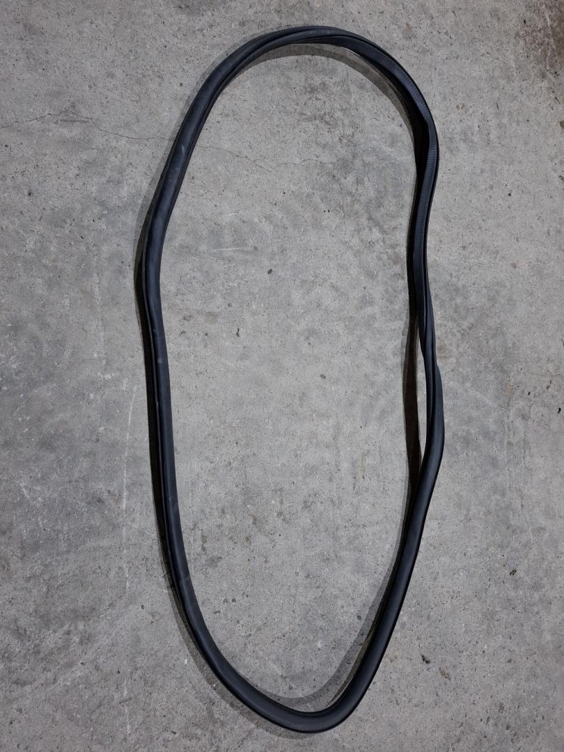 уплотнитель двери Volkswagen Jetta 7 поколение 2019, 1.4 л., бензин, АКПП, оранжевый, седан, передний привод - фото №1