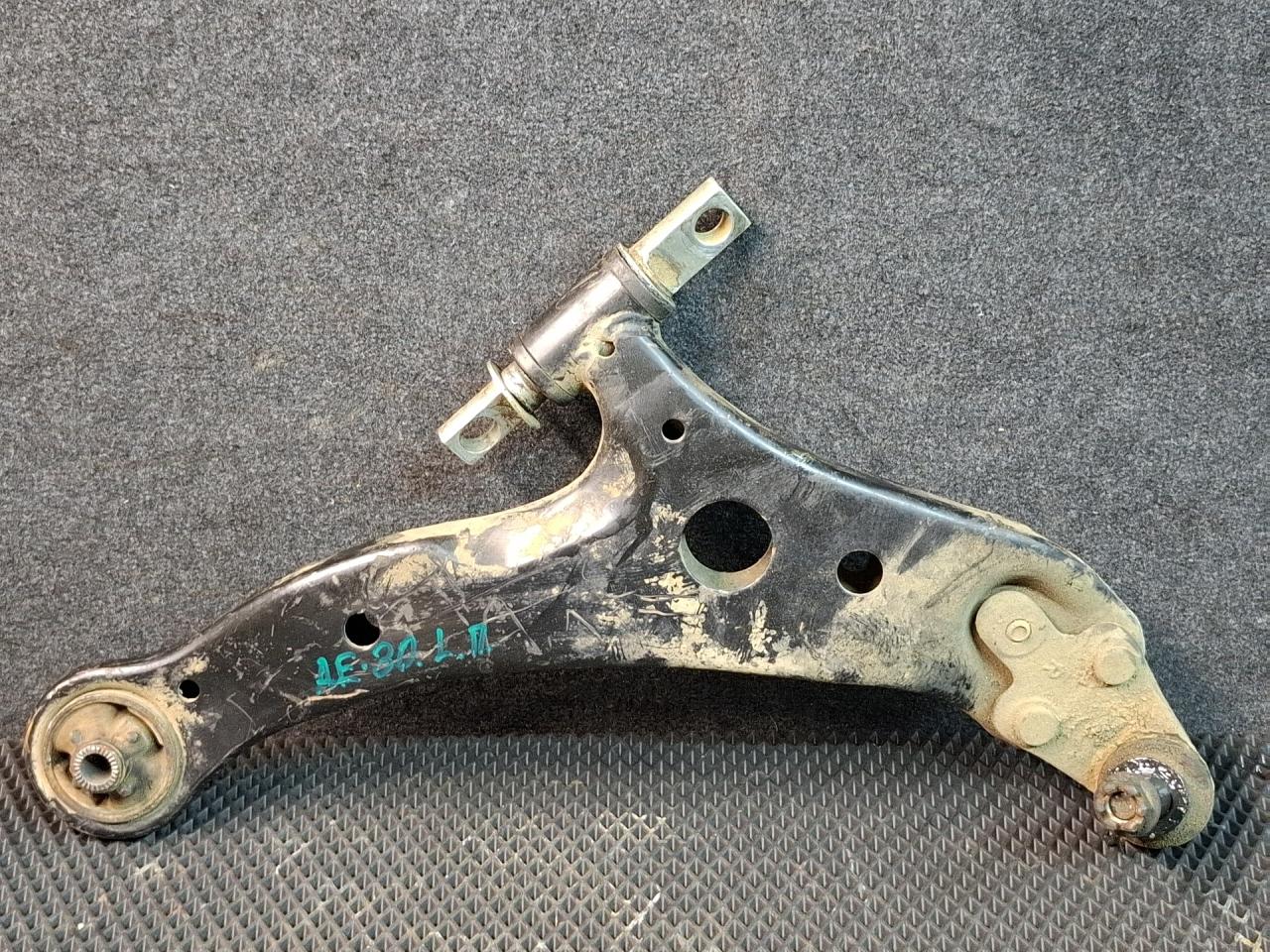 рычаг передний правый Toyota Camry 7 поколение XV40 2009, 3.5 л., 2GR-FE, бензин, передний привод - фото №1