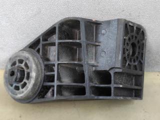 кронштейн радиатора Chevrolet Equinox 3 поколение 2019, 1.5 л., бензин, АКПП, белый 140х, минивэн, передний привод, 84164531