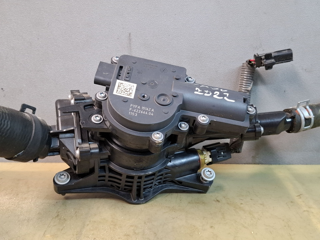 корпус термостата Mazda CX-30 1 поколение 2022, 2.0 л., PE-VPS, бензин, МКПП, передний привод, F62266604, PYFA1516ZA - фото №1