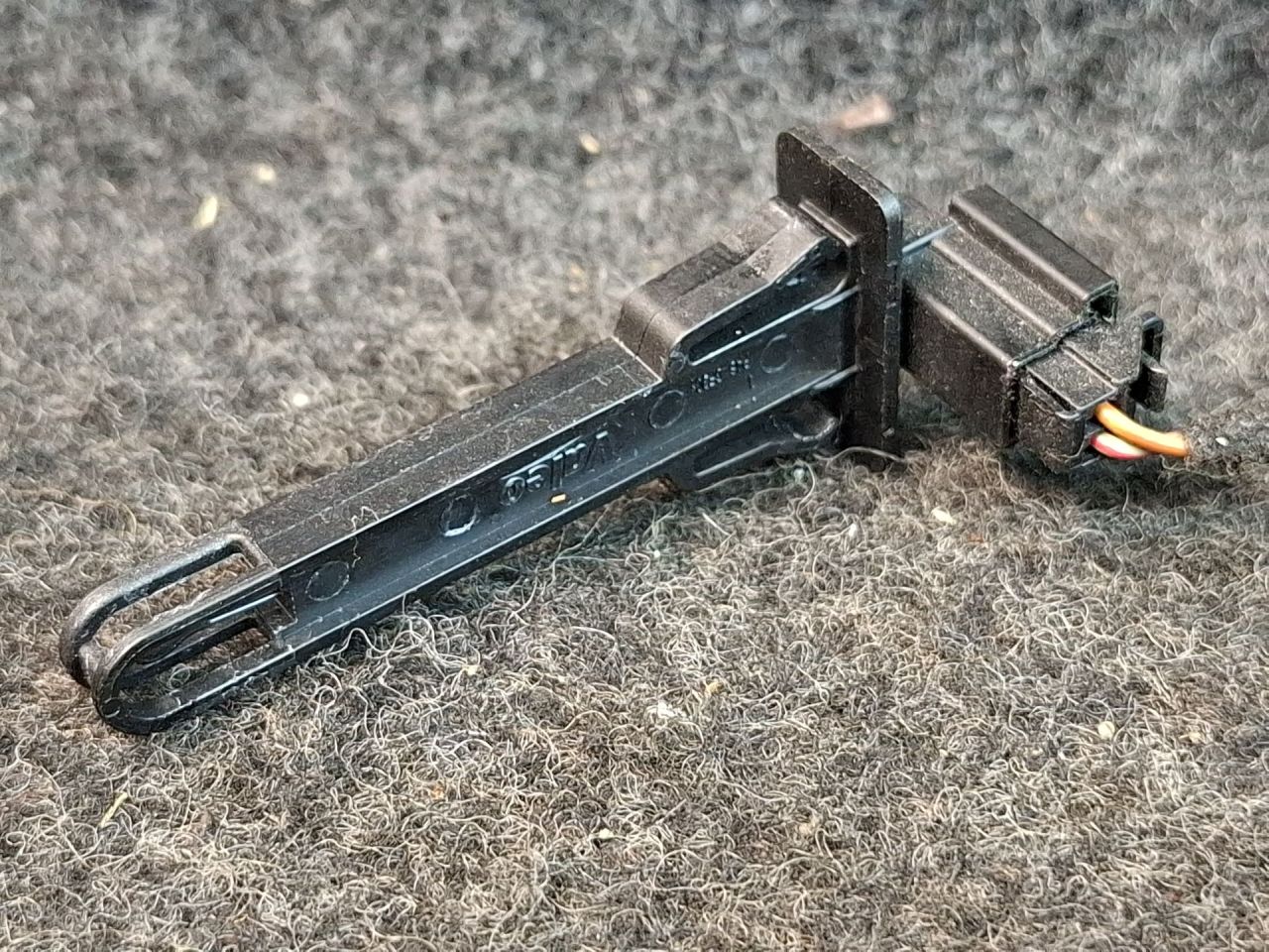 датчик температуры Volkswagen Jetta 7 поколение 2019, 1.4 л., бензин, АКПП, оранжевый, седан, передний привод - фото №1