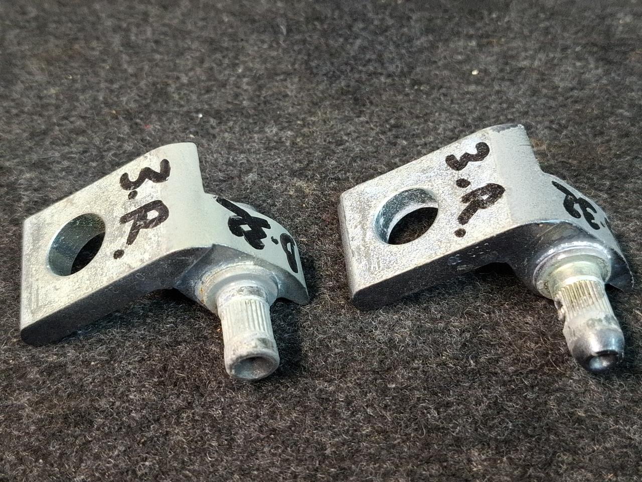 петля двери Volkswagen Tiguan 2 поколение 2020, 2.0 л., бензин, АКПП, серый, полный привод - фото №1