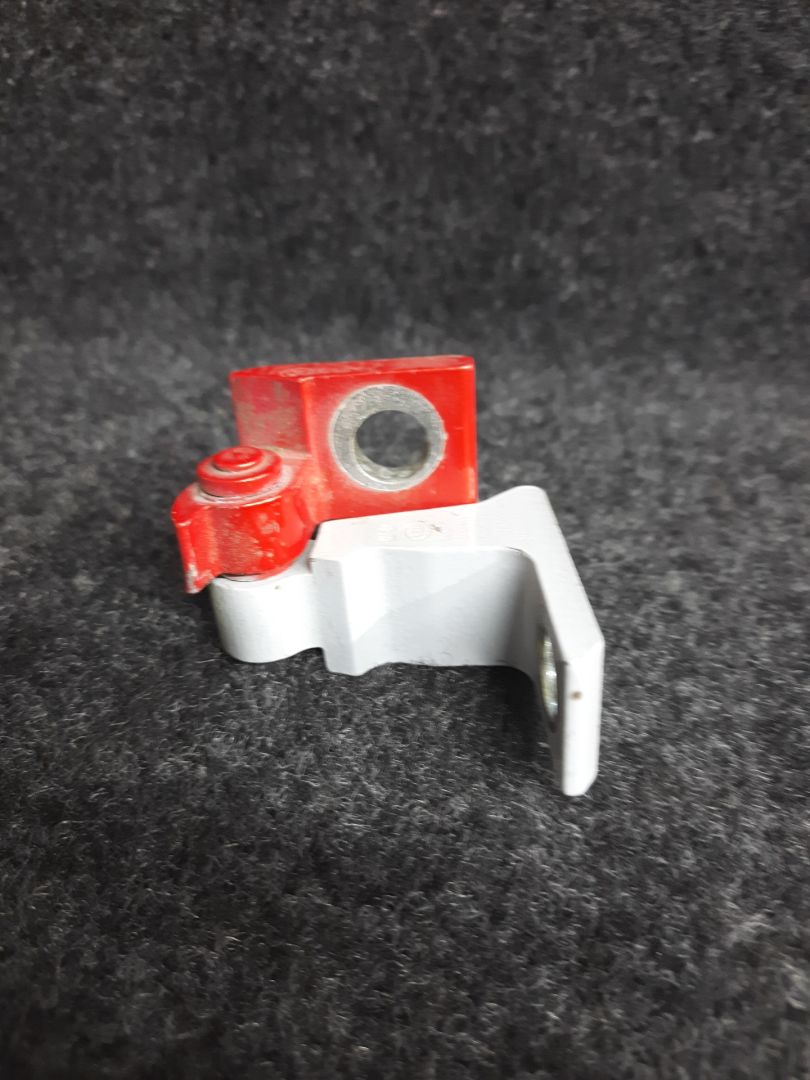 петля двери Volkswagen Jetta 7 поколение 2019, 1.4 л., бензин, АКПП, оранжевый, седан, передний привод - фото №1