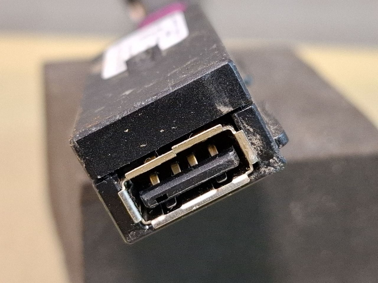 разъем AUX / USB Volkswagen Jetta 7 поколение 2019, 1.4 л., бензин, АКПП, оранжевый, седан, передний привод, 5Q0035726M - фото №1