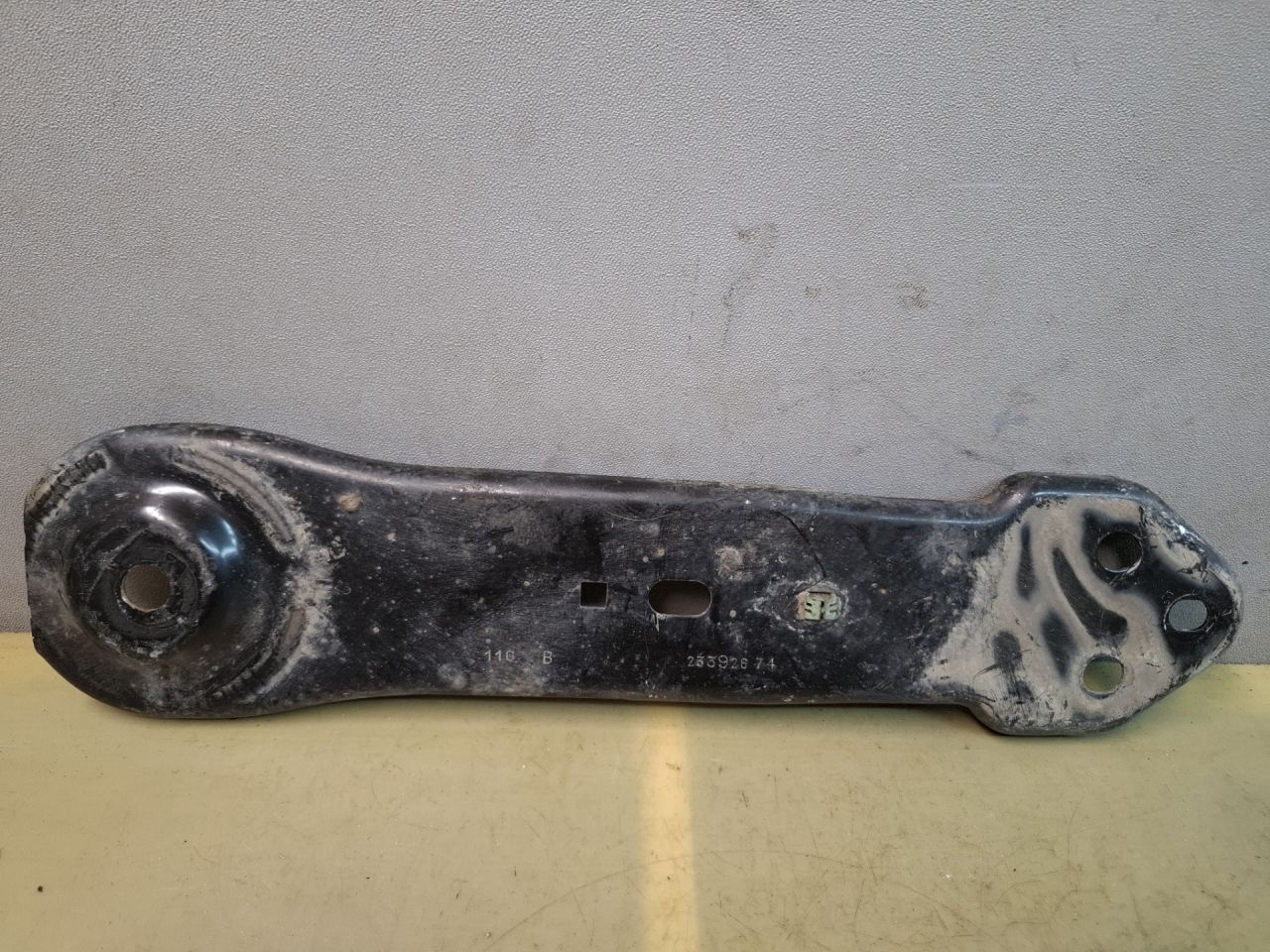 Кронштейн балки Chevrolet Blazer 3 поколение 2019, 3.6 л., бензин, АКПП, белый, полный привод, 23392674, 116B - фото №1