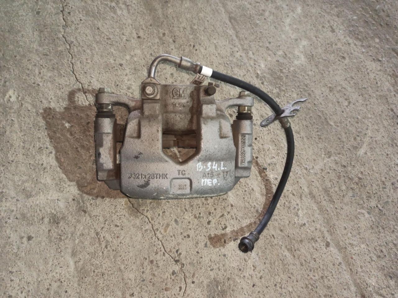 суппорт передний левый Cadillac XT4 1 поколение 2020, 2.0 л., бензин, АКПП, 318e, полный привод - фото №1