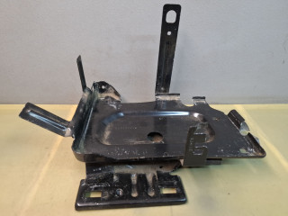 полка аккумулятора Chevrolet Equinox 3 поколение 2018, 1.5 л., бензин, АКПП, серый/441b, полный привод, 84179727C, 84330203C