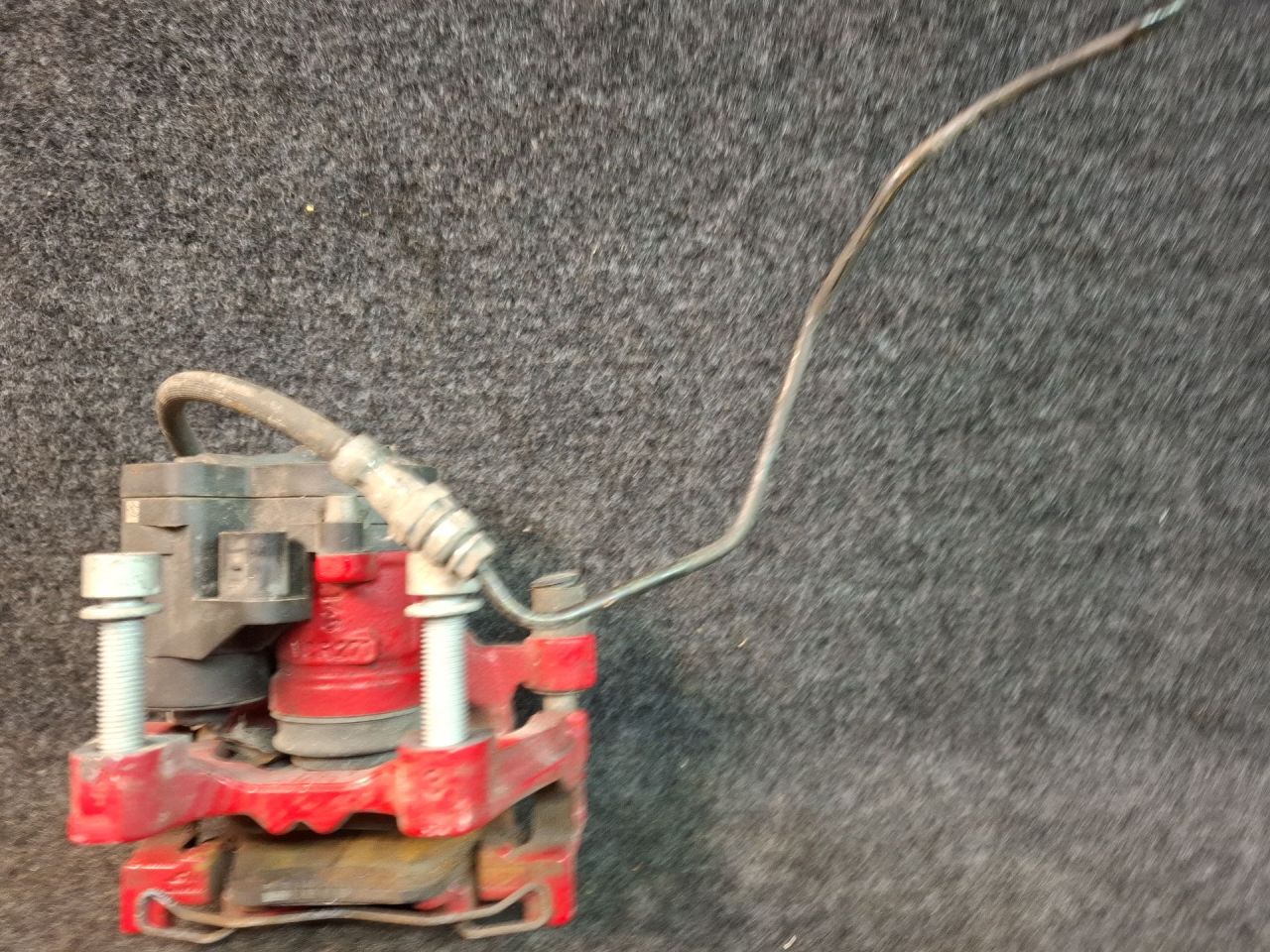 суппорт задний левый Volkswagen Jetta 7 поколение 2020, 2.0 л., бензин, серый, седан, передний привод, 5Q0615405ED - фото №1