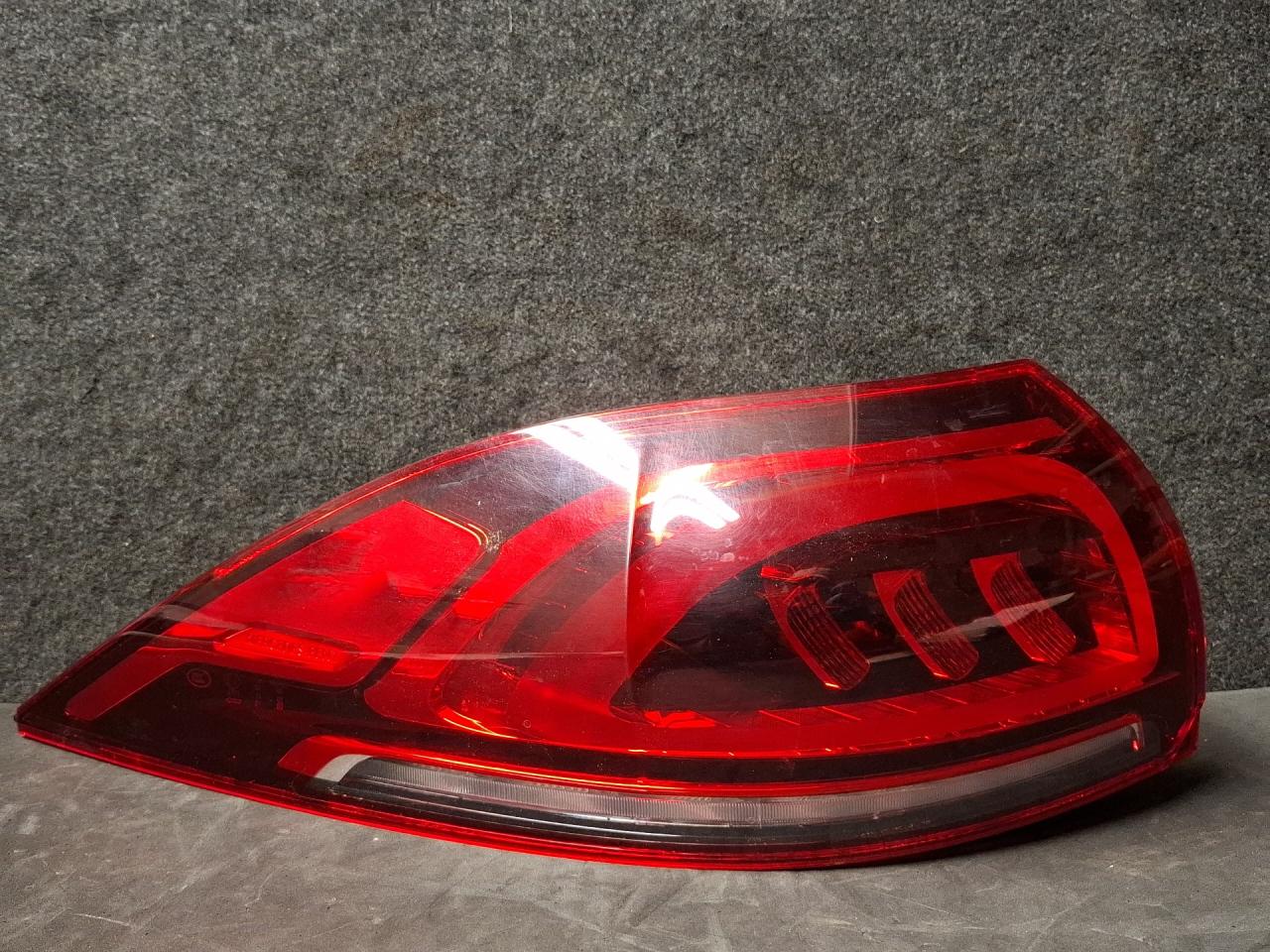 фонарь задний левый Mercedes-Benz GLE V167 2022, A1679061007 - фото №1