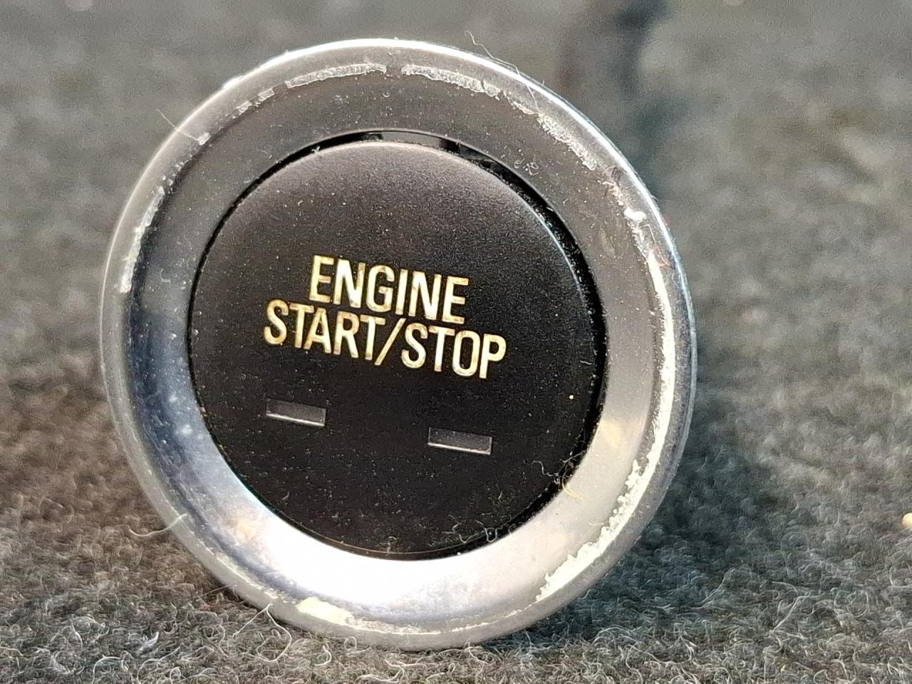 кнопка запуска двигателя GMC Terrain 2 поколение 2020, 1.5 л., бензин, АКПП, серый 464с, передний привод, 84588238 - фото №1