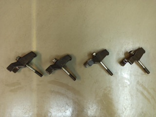 крепление форсунки Toyota RAV4 3 поколение (XA30) [рестайлинг] 2008, 2.2 л., 2AD-FTV, дизель, МКПП, полный привод