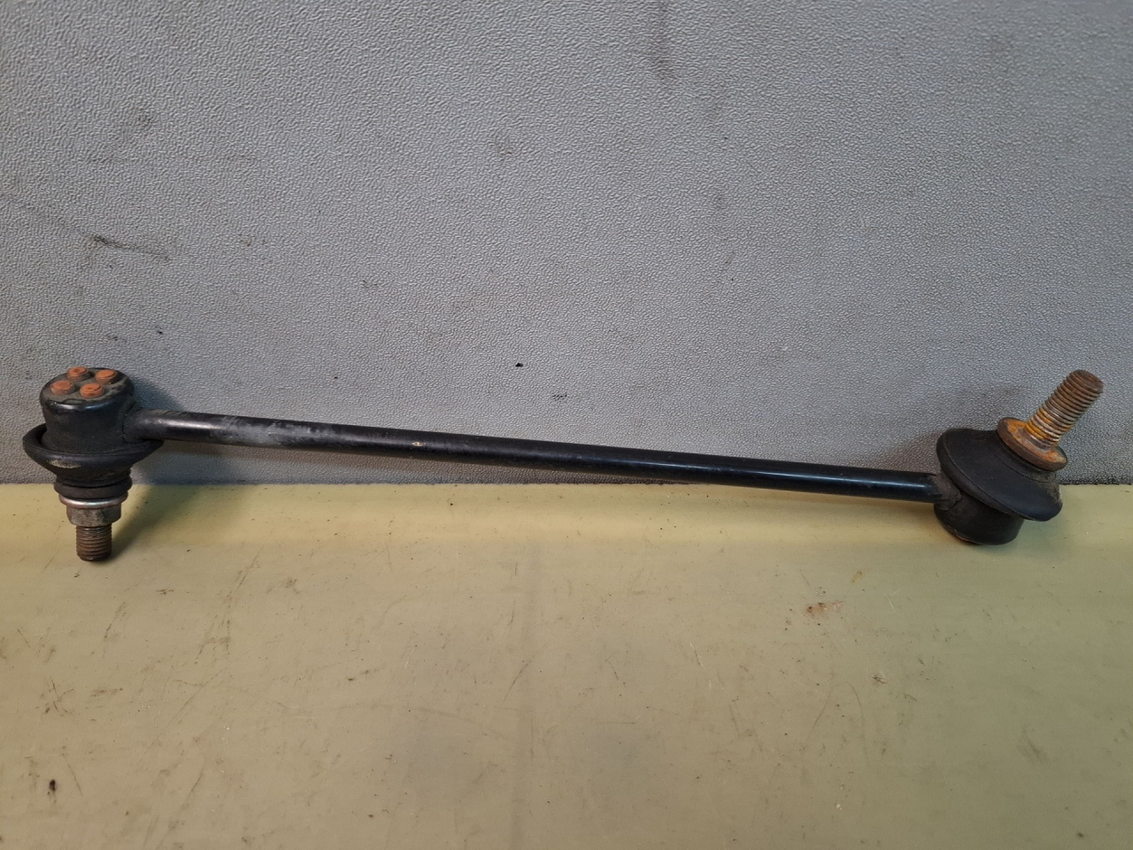 стойка стабилизатора Mazda CX-30 1 поколение 2022, 2.0 л., PE-VPS, бензин, МКПП, передний привод - фото №1