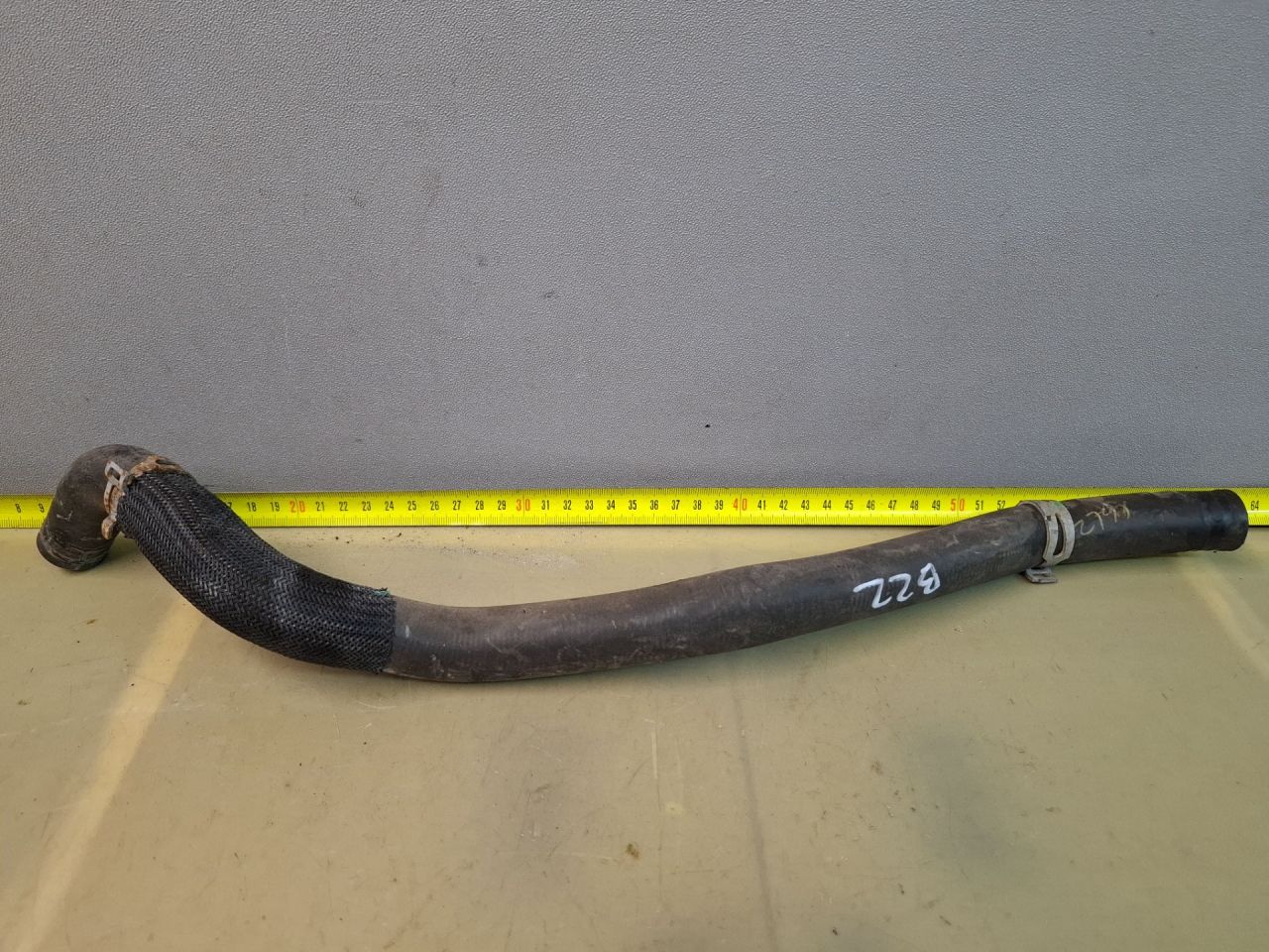 патрубок (трубопровод, шланг) Chevrolet Malibu 9 поколение 2018, 1.5 л., бензин, АКПП, бордовый, передний привод, 23127143 - фото №1