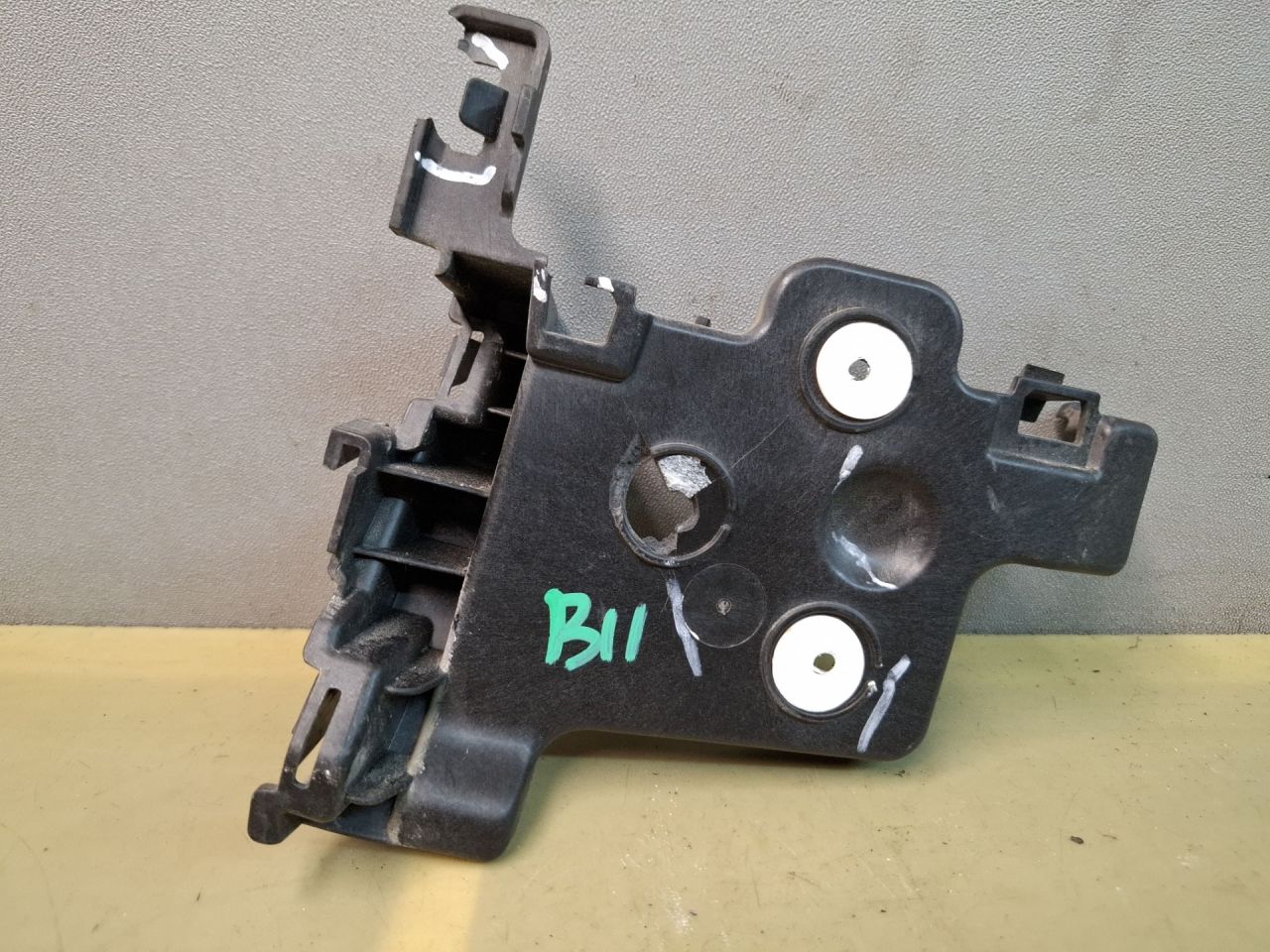 Крепление бампера заднего Chevrolet Equinox 3 поколение 2018, 1.5 л., бензин, АКПП, серый/441b, полный привод, 84162906 - фото №1