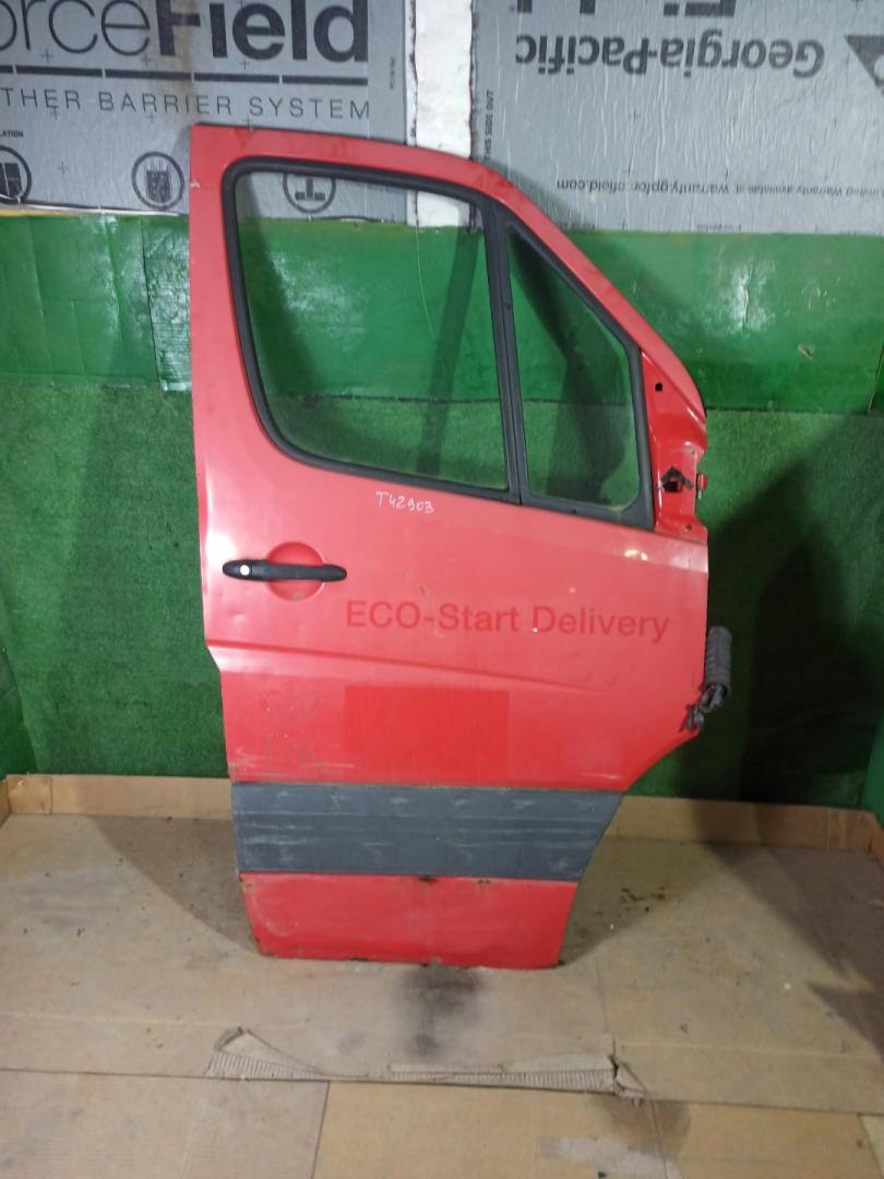 дверь передняя правая Mercedes-Benz Sprinter 2 поколение (W906) 2007, 2.1 л., OM 646.701, дизель, МКПП, красный - фото №1