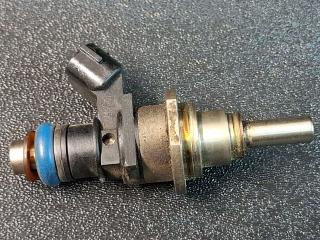 форсунка Mazda CX-7 1 поколение 2006, 2.3 л., бензин, E7T20171